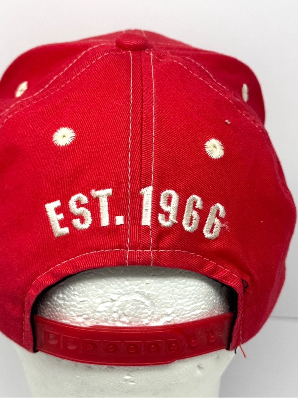 Vintage Walt Disney World POOH Red SnapBack Hat Cap Raised Embroidery - Picture 3 of 6